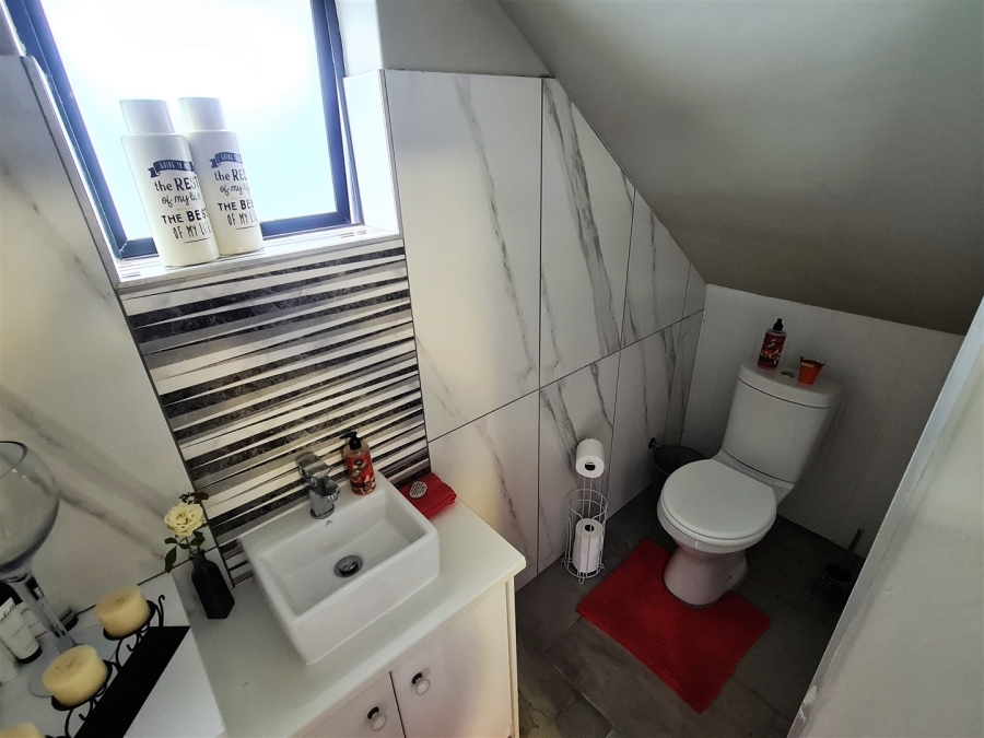 5 Bedroom Property for Sale in Dana Bay Western Cape